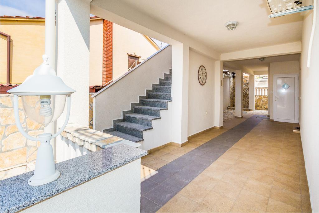 Apartmani Bregovec Maslenica Exteriör bild