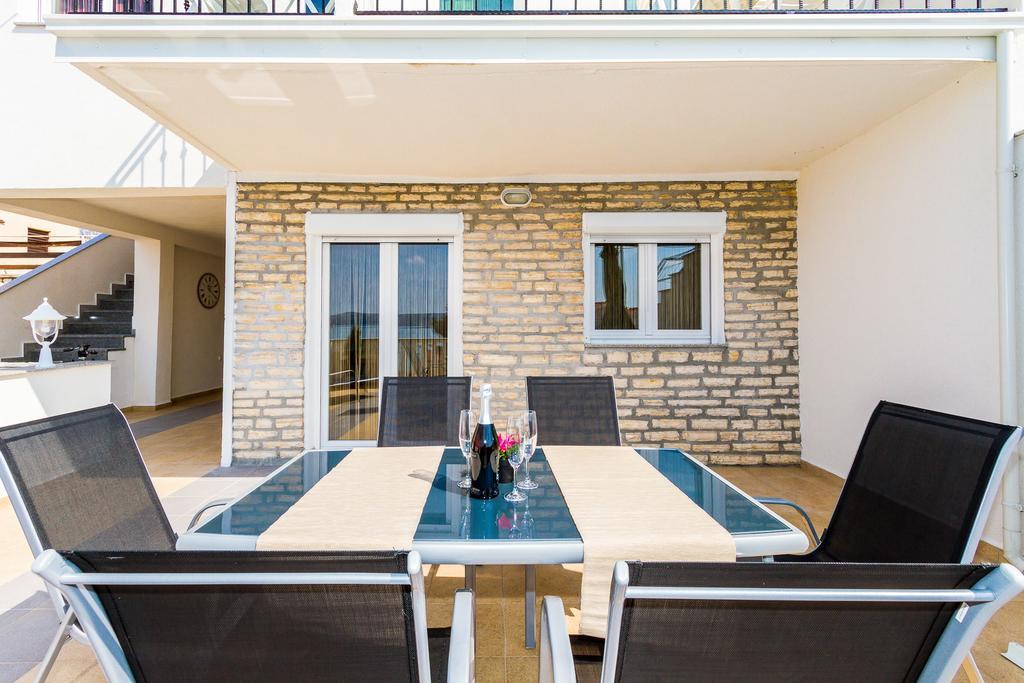 Apartmani Bregovec Maslenica Exteriör bild