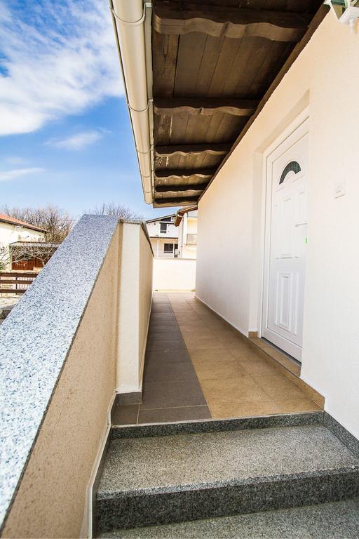 Apartmani Bregovec Maslenica Exteriör bild